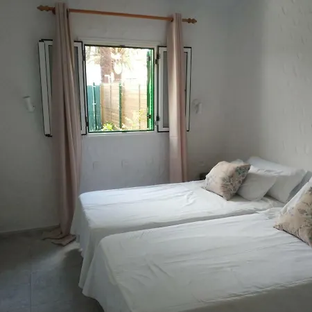 Дом отдыха Bungalow With Private Garden Nex To Yumbo Center *