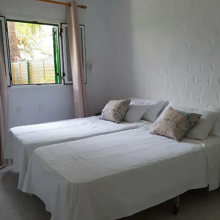Bungalow With Private Garden Nex To Yumbo Center Маспаломас