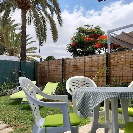 Дом отдыха Bungalow With Private Garden Nex To Yumbo Center *