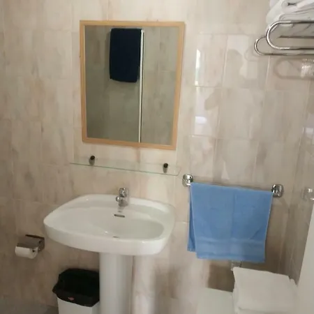 Bungalow With Private Garden Nex To Yumbo Center Дом отдыха