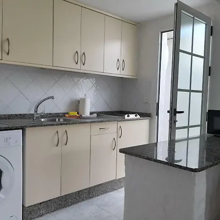 Дом отдыха Bungalow With Private Garden Nex To Yumbo Center Маспаломас